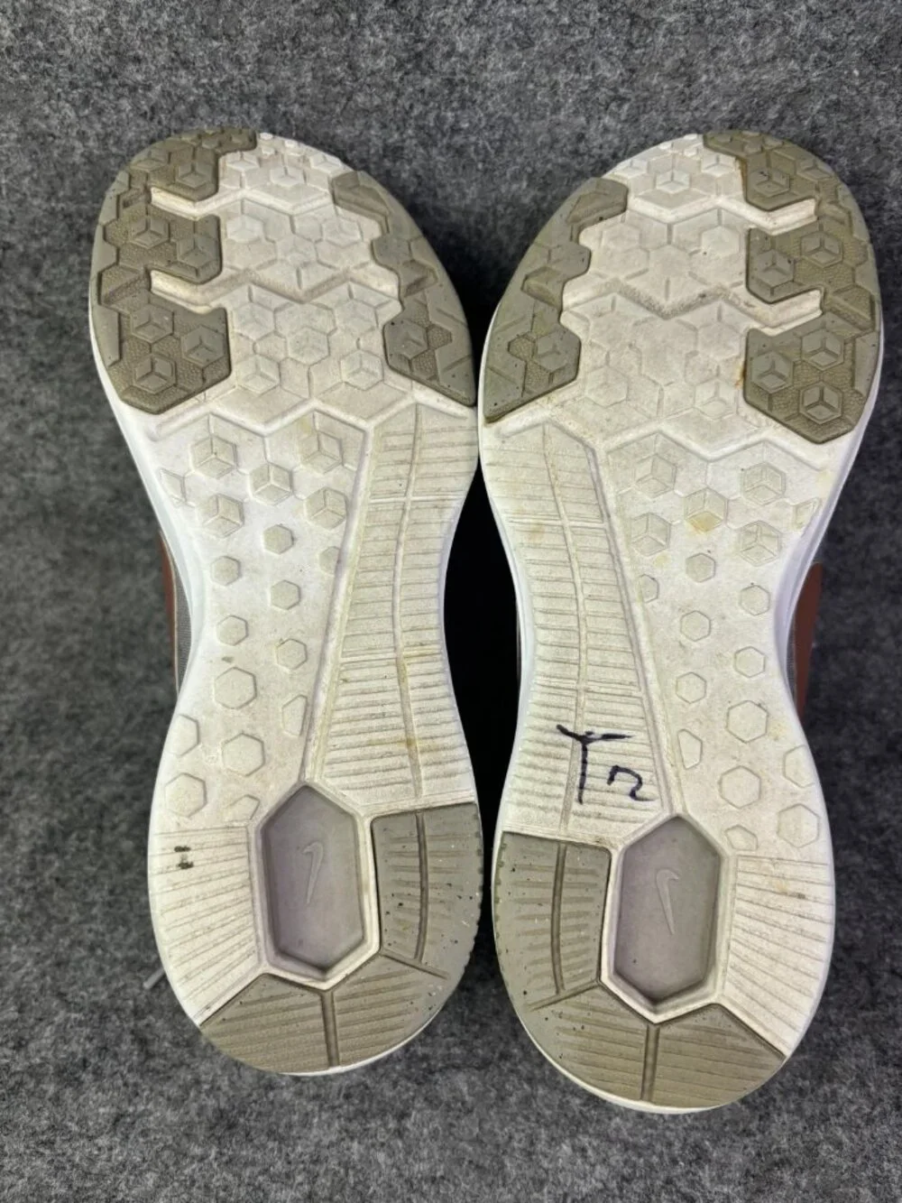 Nike Training Shoes Womens‎ Size 8.5 Gray Chevron Mesh Sneakers 917172-004